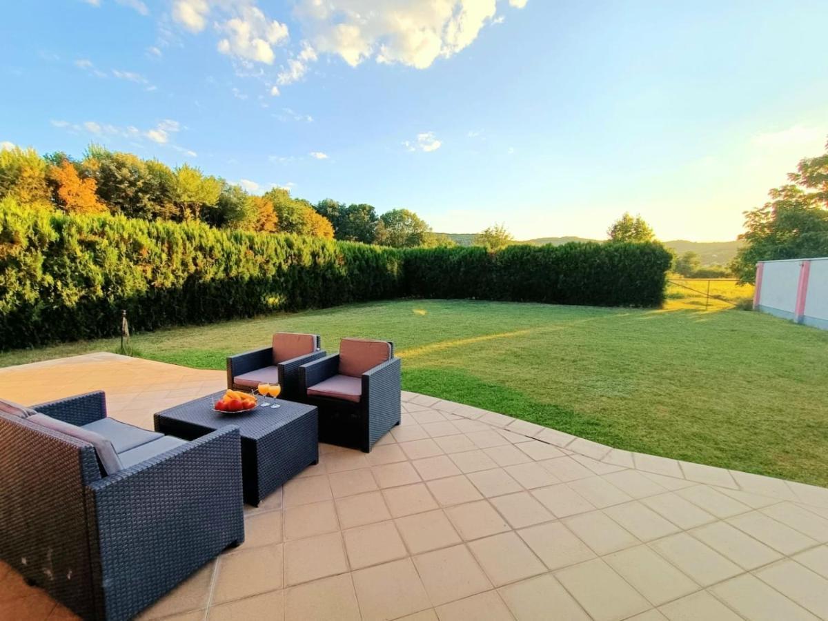 Villa 2 Etagen Mit Grossen Garten Modrica Exterior foto
